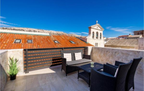 Отель Five-Bedroom Apartment with Sea View in Pag  Паг